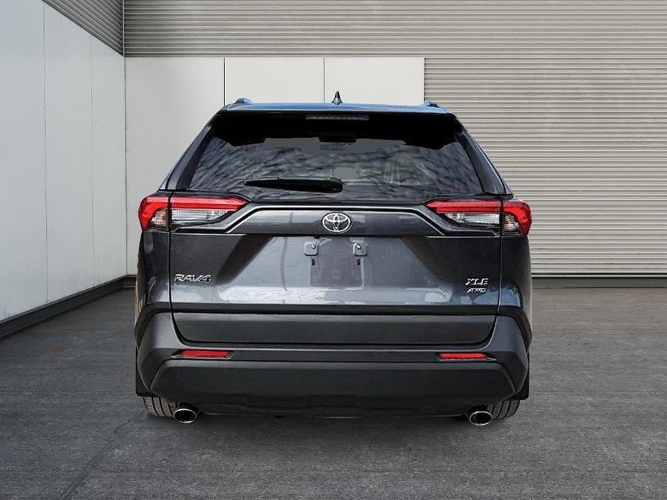 Toyota RAV4 XLE 2023-3