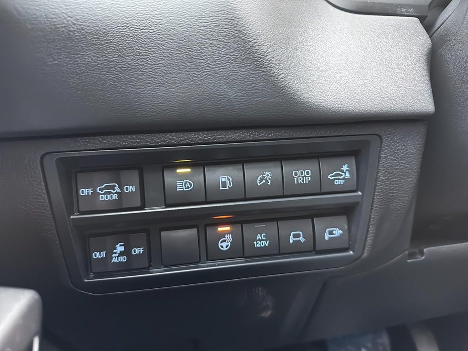 Toyota Sequoia PLATINUM 2024-10