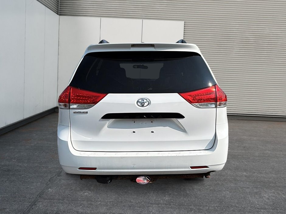2013 Toyota Sienna-2