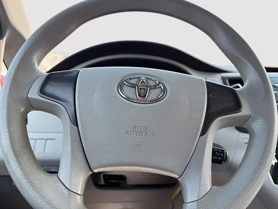 2013 Toyota Sienna-14