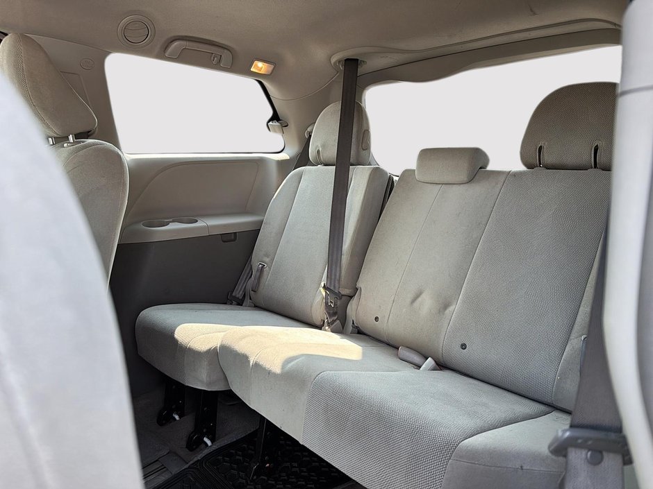 2013 Toyota Sienna-10