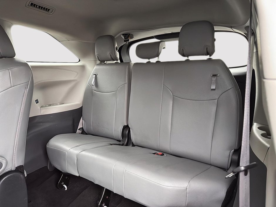 Toyota Sienna  2024-9