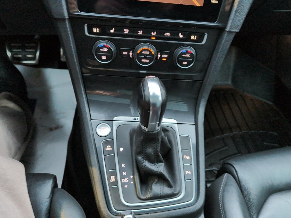 2018 Volkswagen Golf Alltrack-15