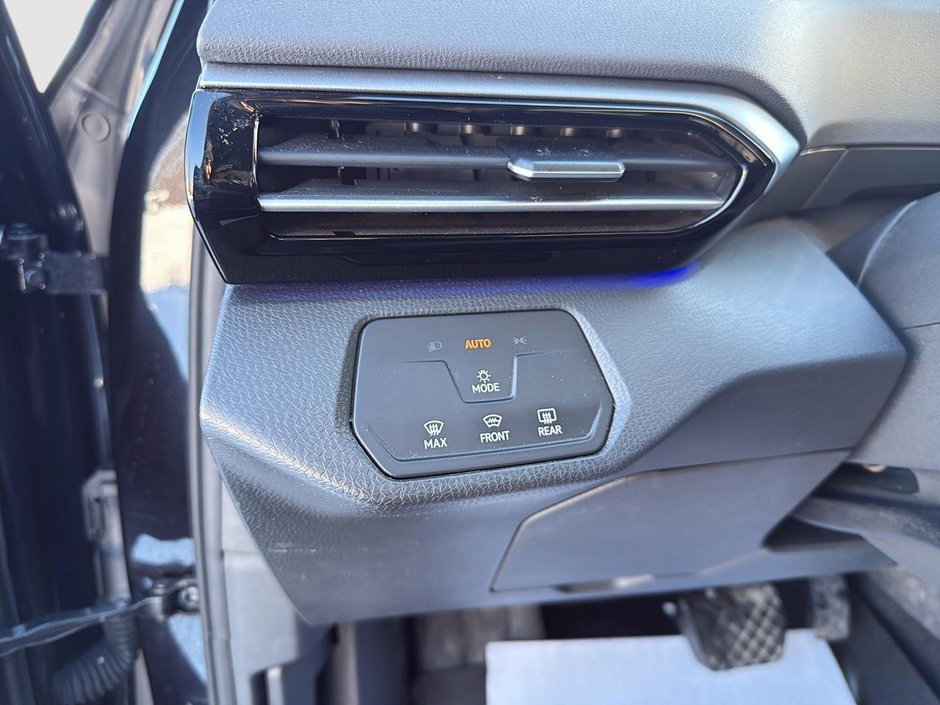 2023 Volkswagen ID.4 Pro-10