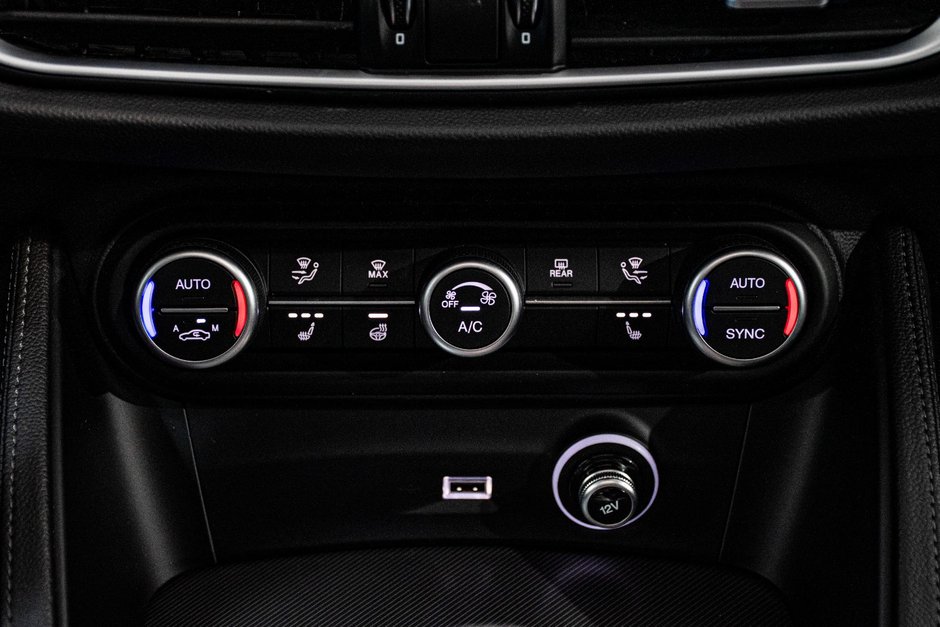 Alfa Romeo Stelvio VELOCE Q4 TOIT PANORAMIQUE NAV CAMERA 2022-23