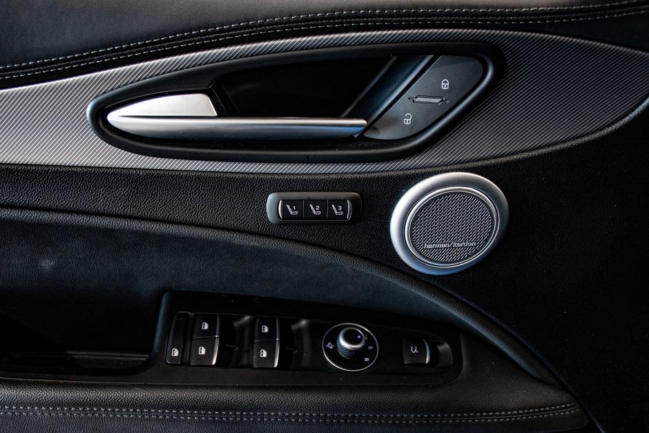 Alfa Romeo Stelvio VELOCE Q4 TOIT PANORAMIQUE NAV CAMERA 2022-19