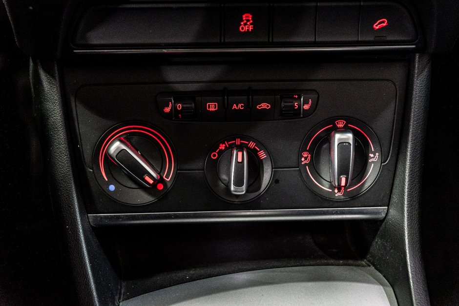 Audi Q3 Komfort TOIT OUVRANT CUIR SIEGES CHAUFFANTS 2018-23