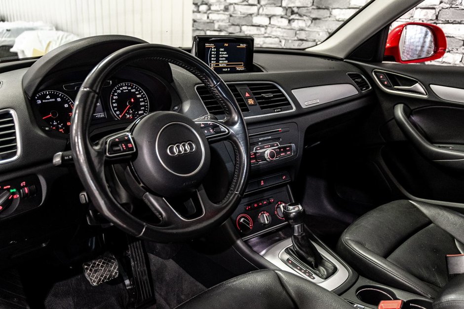 Audi Q3 Komfort TOIT OUVRANT CUIR SIEGES CHAUFFANTS 2018-14