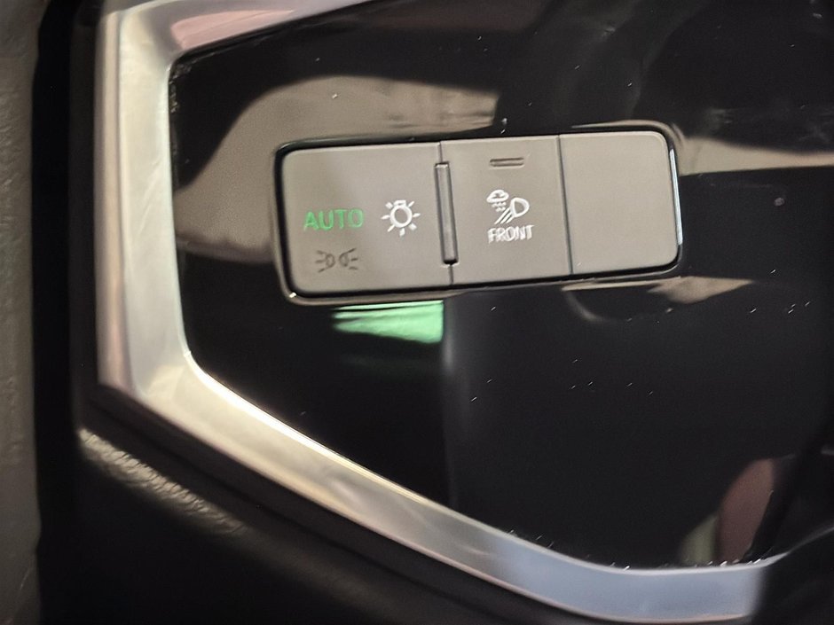 Audi Q3 PROGRESSIV S-LINE QUATTRO TFSI TOIT CUIR 2023-32