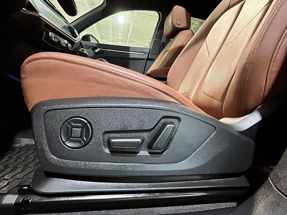 Audi Q3 PROGRESSIV S-LINE QUATTRO TFSI TOIT CUIR 2023-16