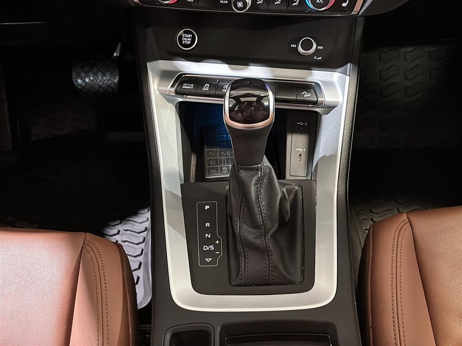 Audi Q3 PROGRESSIV S-LINE QUATTRO TFSI TOIT CUIR 2023-22