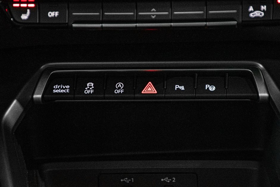 Audi S3 SEDAN KOMFORT QUATTRO CUIR TOIT CARPLAY 2023-26