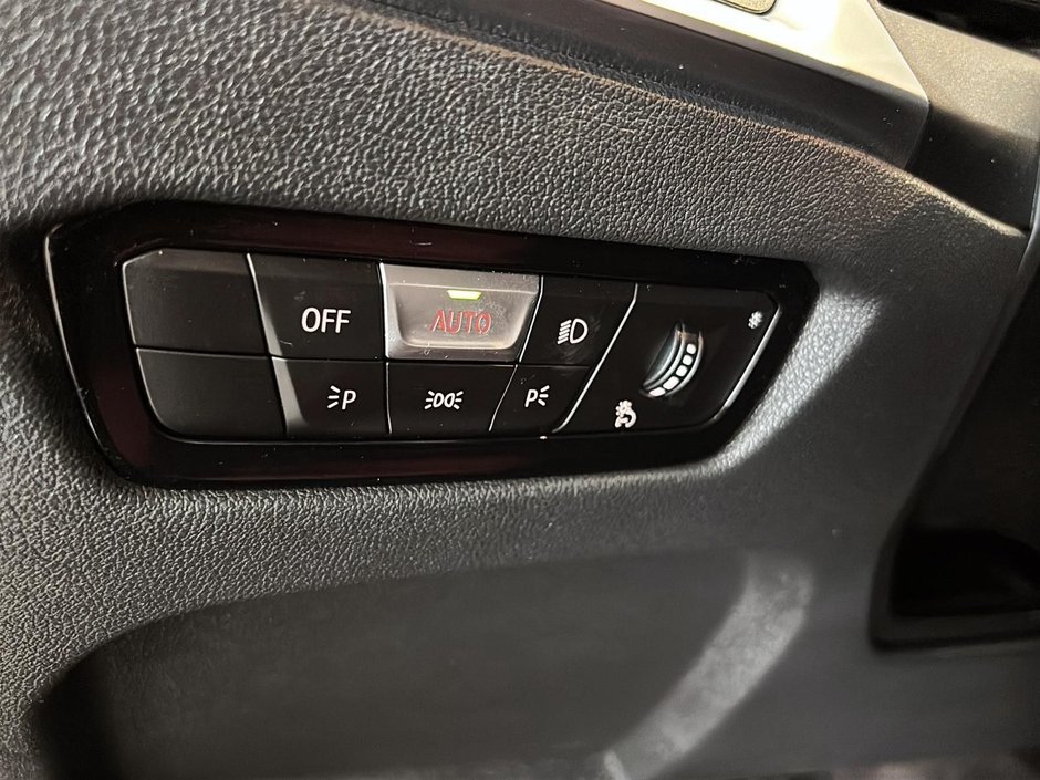 BMW 3 Series 330i xDrive M PACKAGE PREMIUM PACKAGE TOIT CUIR 2023-35