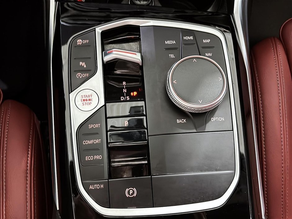 BMW 3 Series 330i xDrive M PACKAGE PREMIUM PACKAGE TOIT CUIR 2023-33