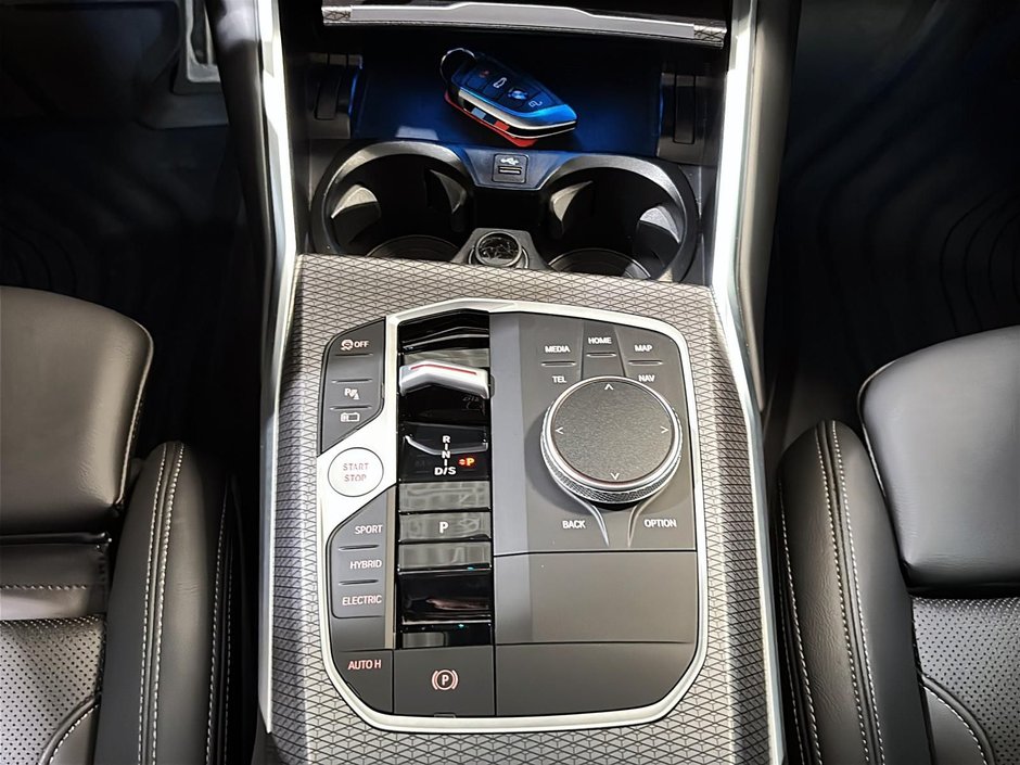 2024 BMW 3 Series 330e xDrive HYBRIDE M SPORT PREMIUM TOIT CUIR-26