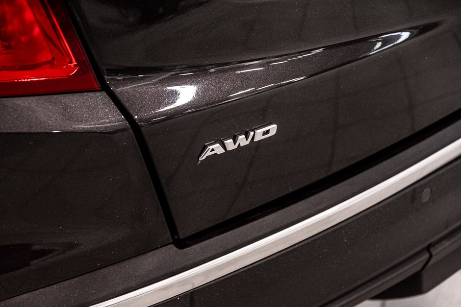 Cadillac XT5 Luxury AWD Cuir Toit Sieges Chauffant Cam Navi 2018-12