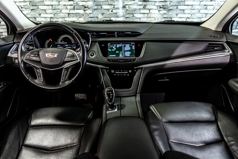 Cadillac XT5 Luxury AWD Cuir Toit Sieges Chauffant Cam Navi 2018-2