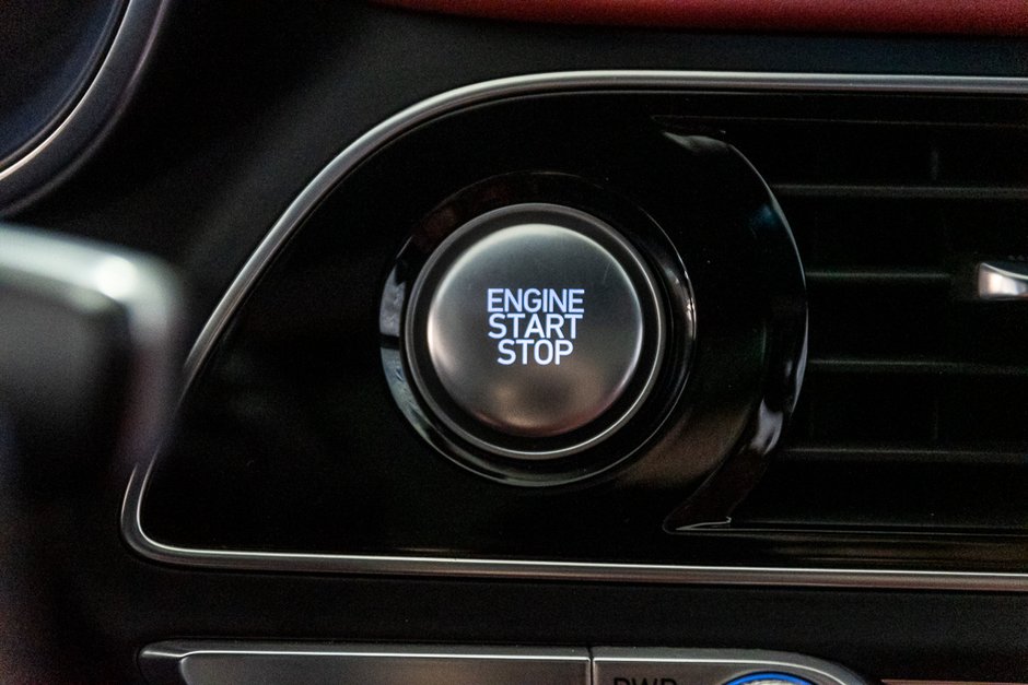 GENESIS G70 3.3T SPORT AWD 365 HP HEAD UP DISP CAM360 CUIR 2023-25