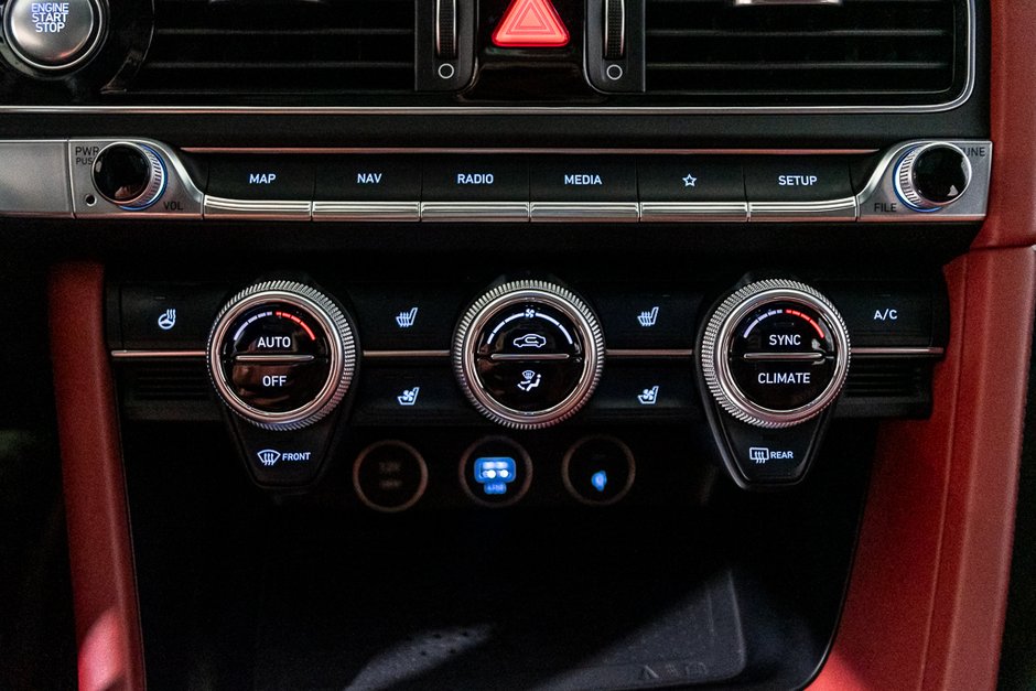 GENESIS G70 3.3T SPORT AWD 365 HP HEAD UP DISP CAM360 CUIR 2023-30