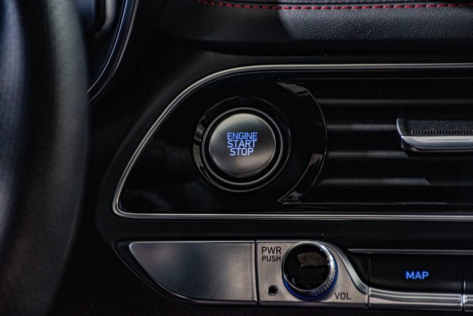 GENESIS G70 3.3T SPORT 365 HP HUD CAM 360 TOIT CUIR CHAUFFANTS 2023-32