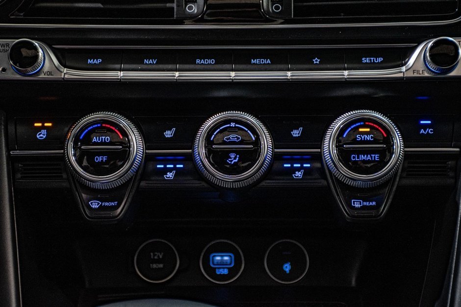 GENESIS G70 3.3T SPORT 365 HP HUD CAM 360 TOIT CUIR CHAUFFANTS 2023-33