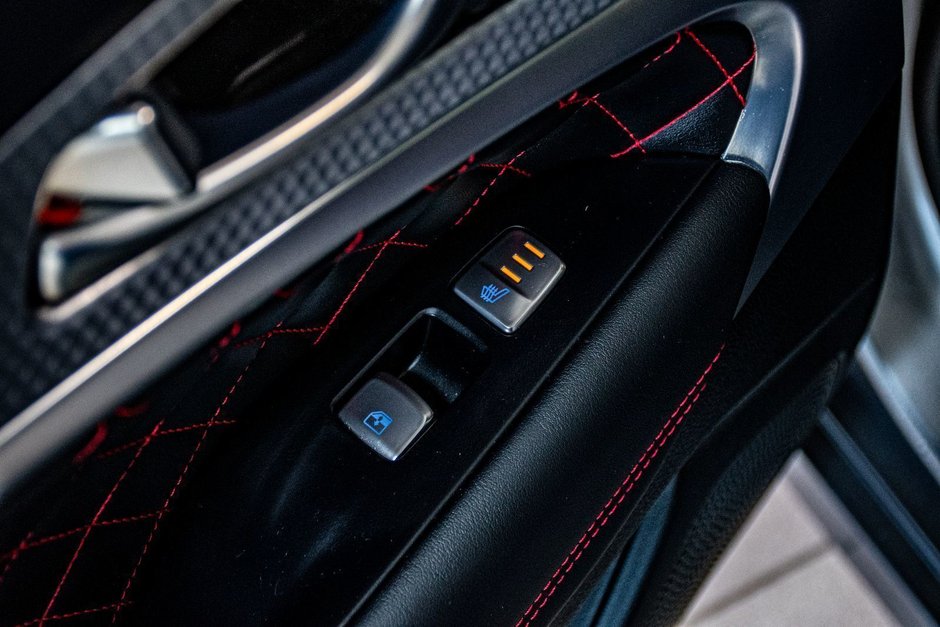 GENESIS G70 3.3T SPORT 365 HP HUD CAM 360 TOIT CUIR CHAUFFANTS 2023-7