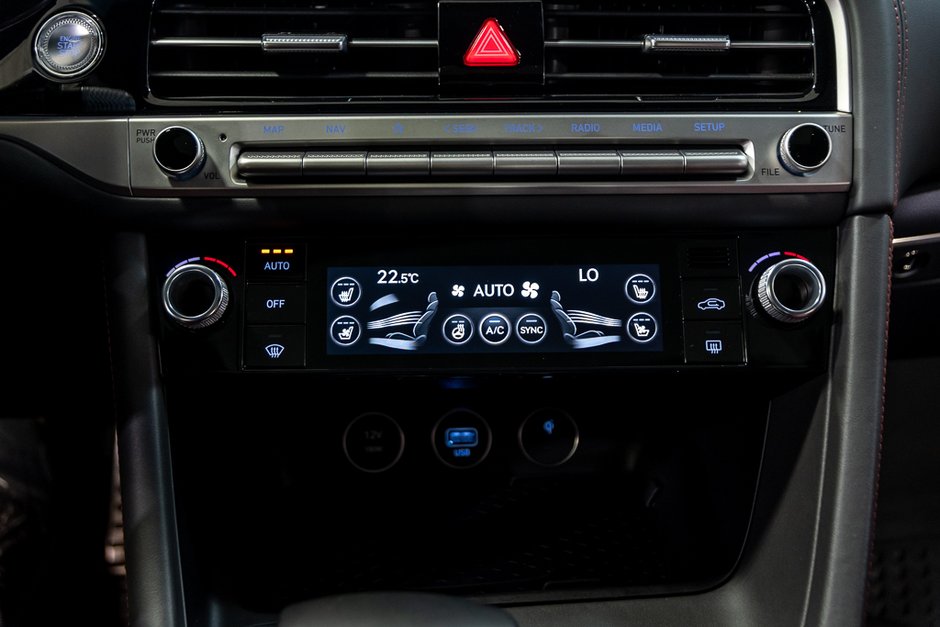 GENESIS G70 SPORT 3.3T AWD 365HP CUIR TOIT NAV CAM360 2025-30