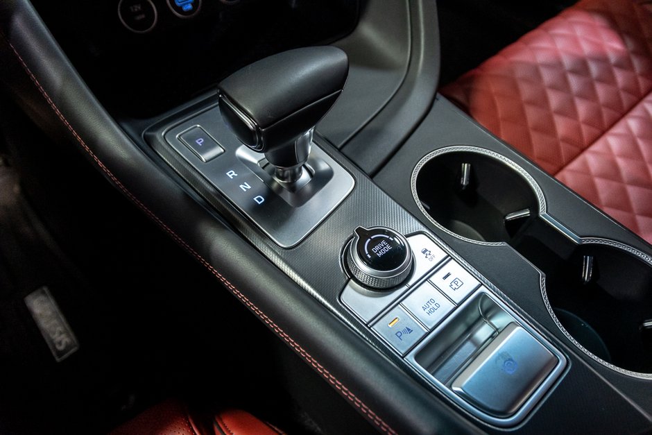 GENESIS G70 SPORT 3.3T AWD 365HP CUIR TOIT NAV CAM360 2025-31