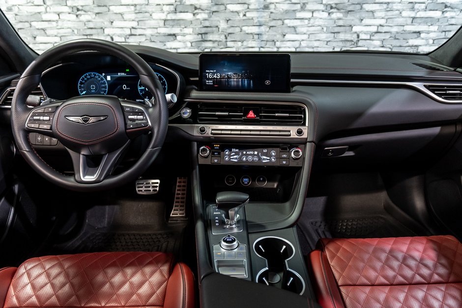 GENESIS G70 SPORT 3.3T AWD 365HP CUIR TOIT NAV CAM360 2025-7