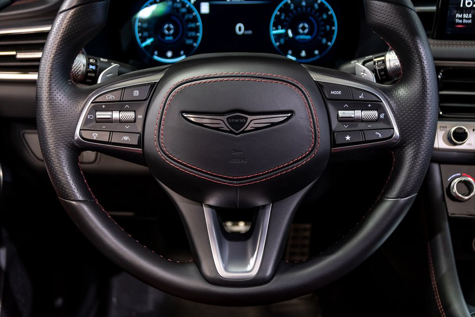 GENESIS G70 SPORT 3.3T AWD 365HP CUIR TOIT NAV CAM360 2025-25