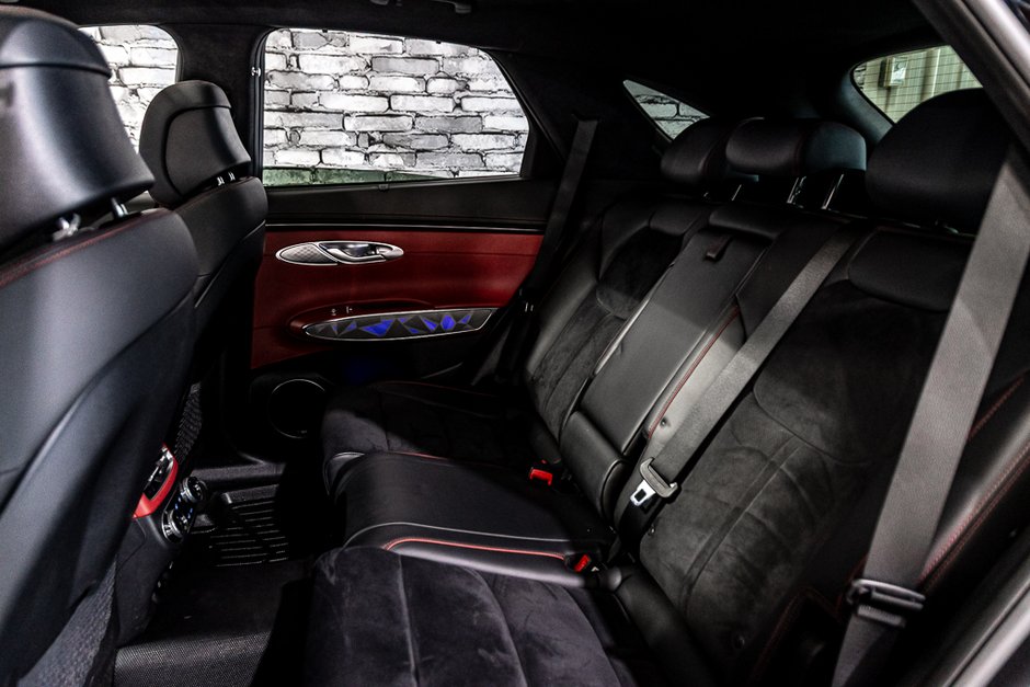 GENESIS GV70 2.5T PRESTIGE AWD TOIT GPS CUIR CAMERA MASSAGE 2022-23