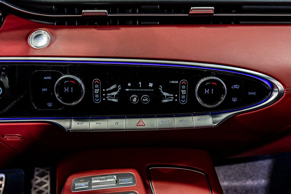 GENESIS GV70 2.5T PRESTIGE AWD TOIT GPS CUIR CAMERA MASSAGE 2022-32