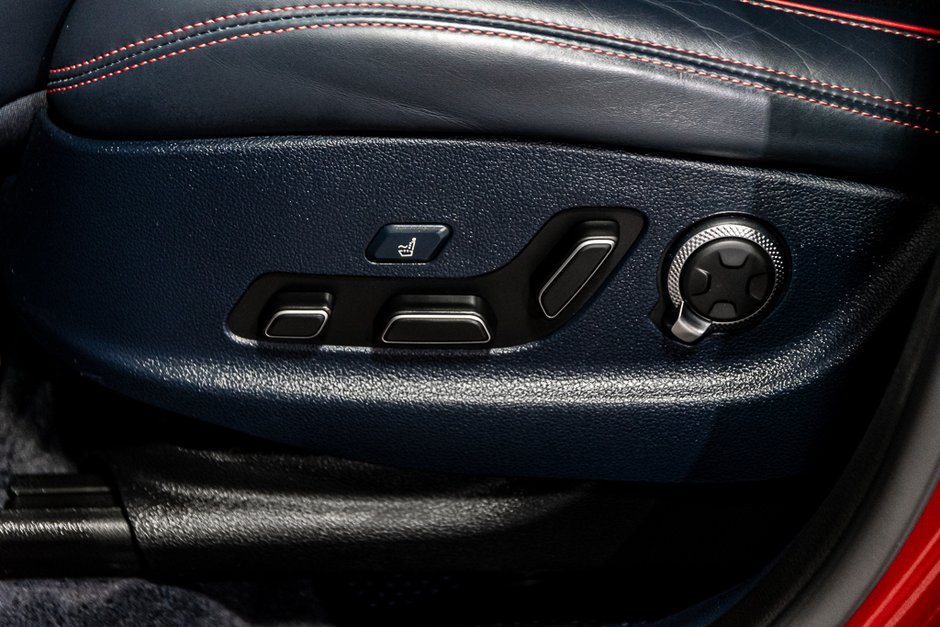 GENESIS GV70 2.5T PRESTIGE AWD TOIT GPS CUIR CAMERA 2022-18