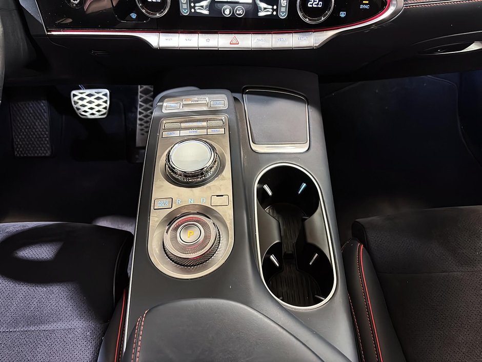 GENESIS GV70 2.5T PRESTIGE AWD TOIT OUVRANT CUIR NAVIGATION 2022-26