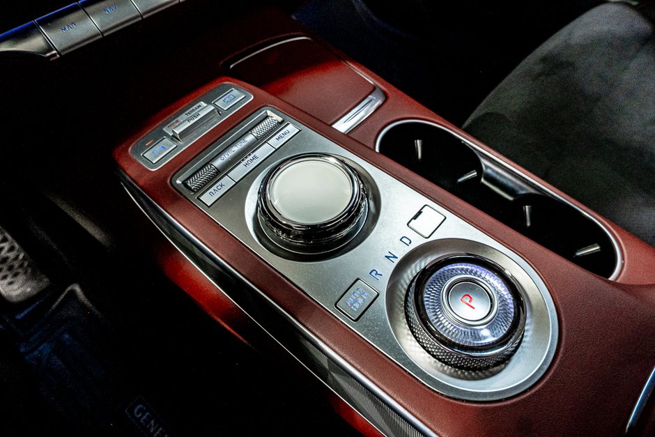 2023 GENESIS GV70 2.5T PRESTIGE AWD CAM 360 SIEGE MASSAGE TOIT PANO-31