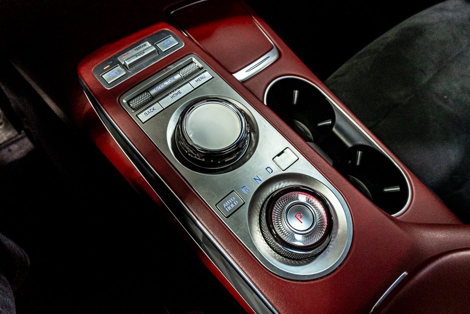 GENESIS GV70 2.5T PRESTIGE AWD CAM 360 SIEGE MASSAGE TOIT PANO 2023-25