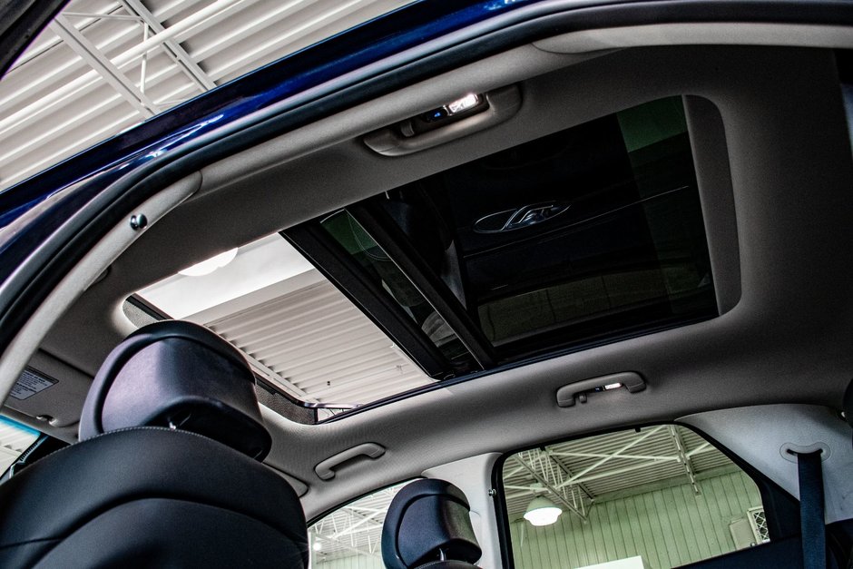 2024 GENESIS GV70 2.5T AWD ADVANCED PLUS NAV CAM 360 CUIR TOIT PANO-2