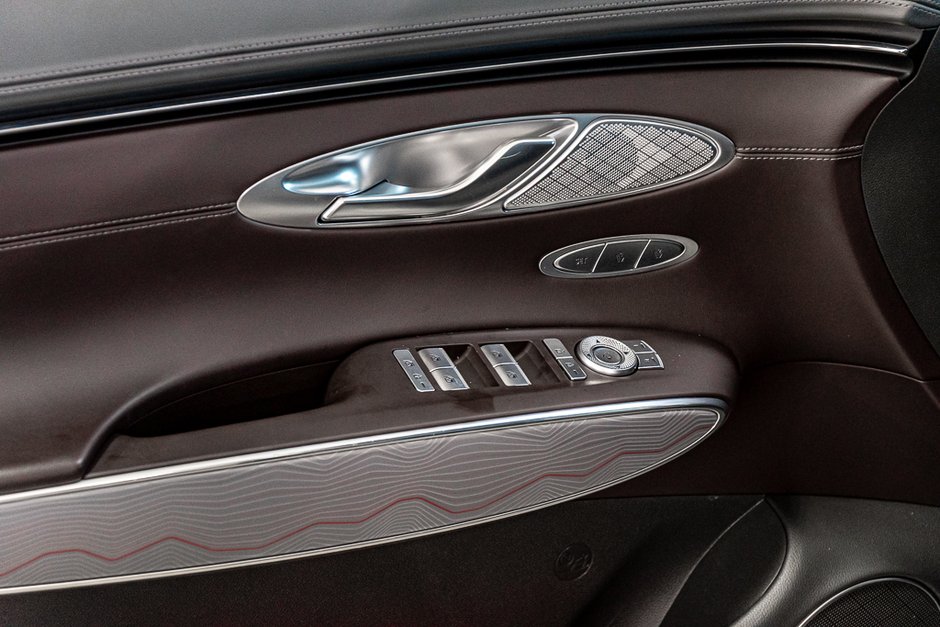 GENESIS GV70 2.5T ADVANCED AWD 300HP TOIT NAV CUIR MAGS 2024-13