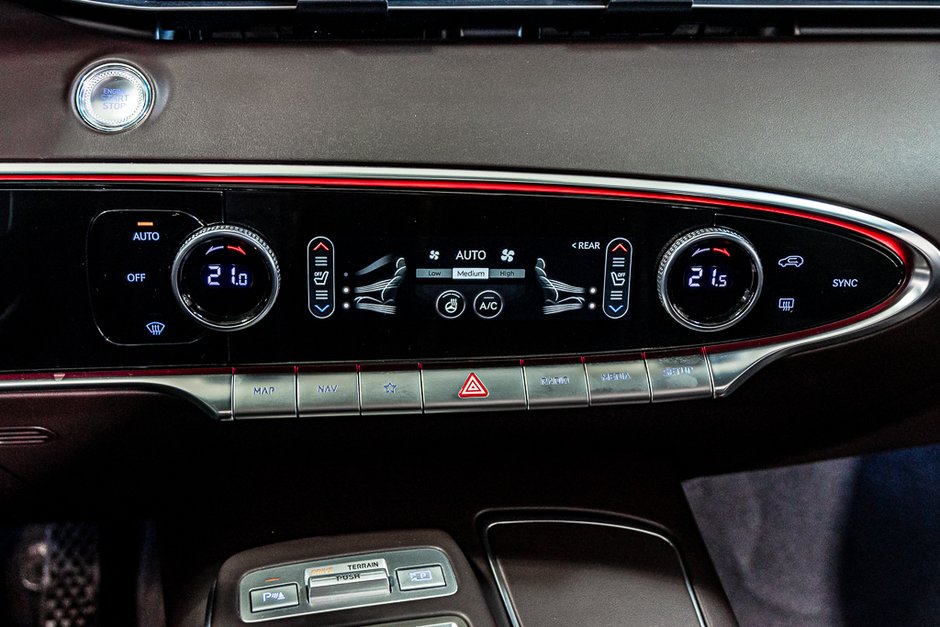 GENESIS GV70 2.5T ADVANCED AWD 300HP TOIT NAV CUIR MAGS 2024-24