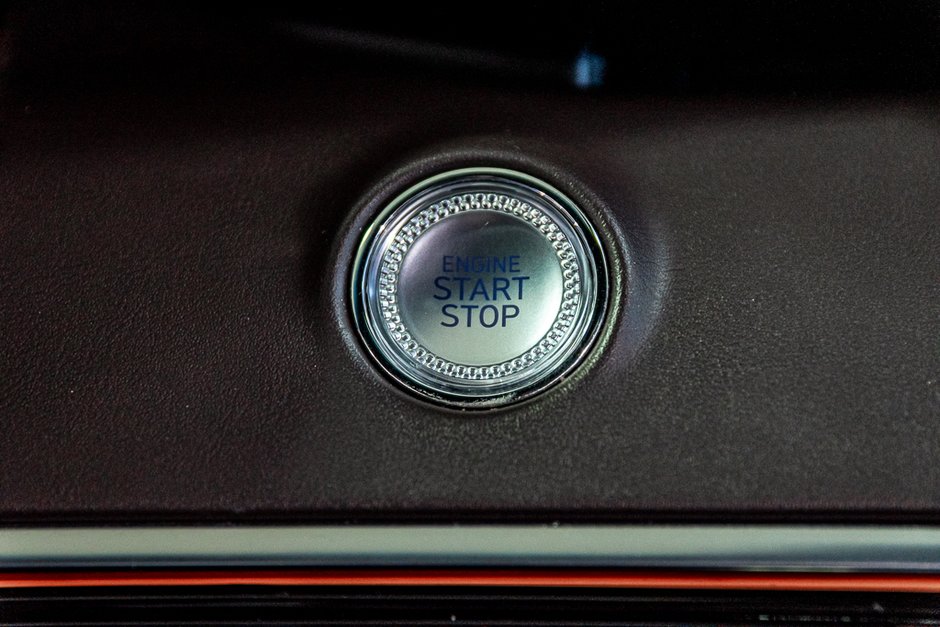 GENESIS GV70 2.5T ADVANCED AWD 300HP TOIT NAV CUIR MAGS 2024-26