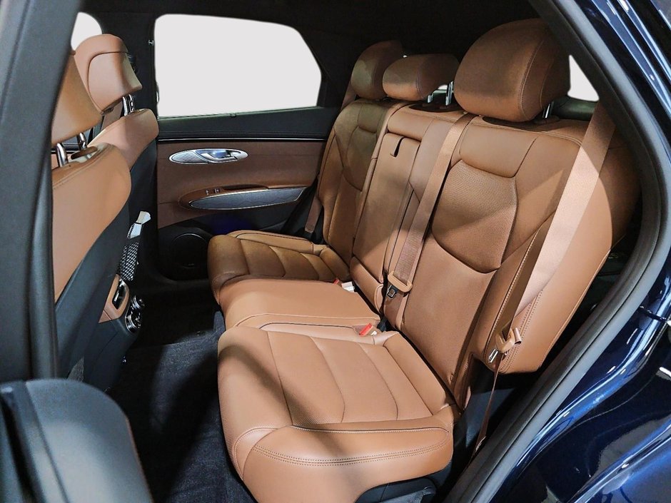GENESIS GV70 2.5T ADVANCED PLUS TOIT CUIR CHAUFFANTS CAM360 GPS 2024-21