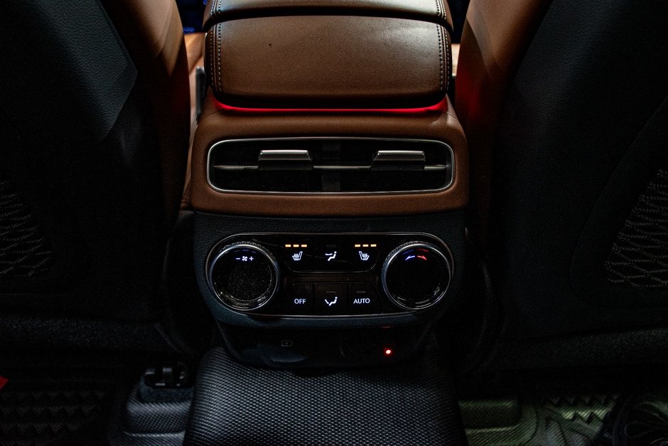 GENESIS GV70 2.5T PRESTIGE AWD CAM 360 SIEGE MASSAGE TOIT PANO 2025-26