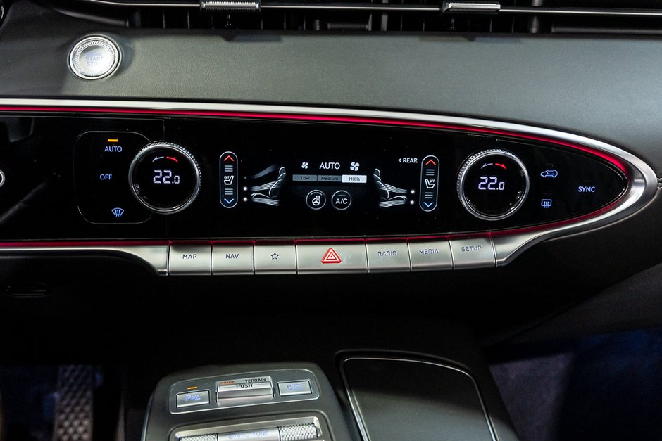 2025 GENESIS GV70 2.5T PRESTIGE AWD CAM 360 SIEGE MASSAGE TOIT PANO-28