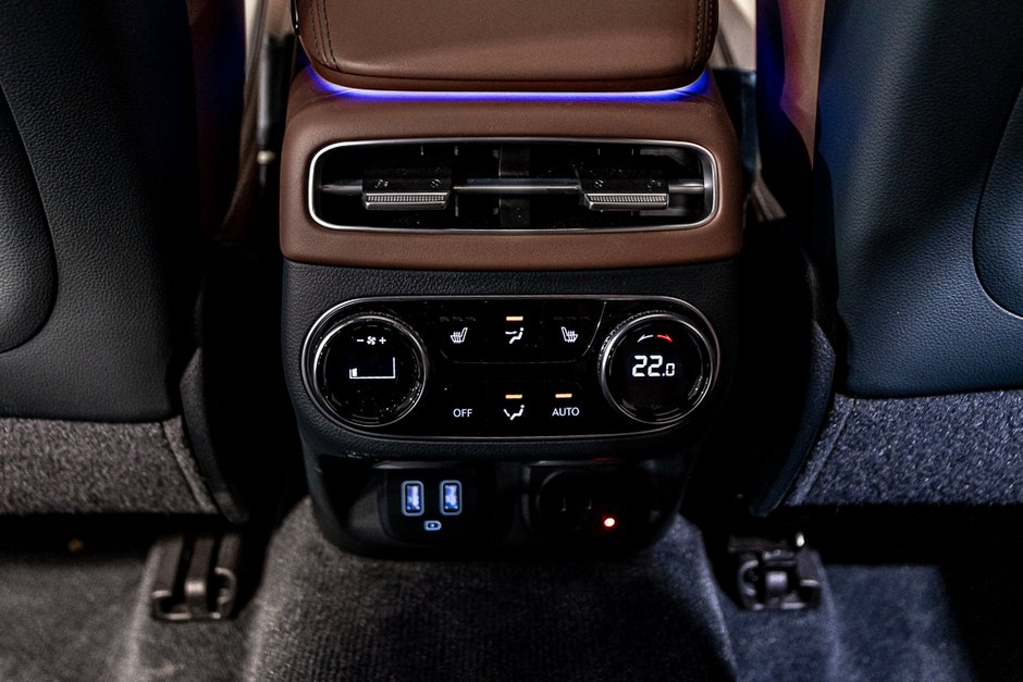 2025 GENESIS GV70 2.5T PRESTIGE AWD CAM 360 SIEGE MASSAGE TOIT PANO-23