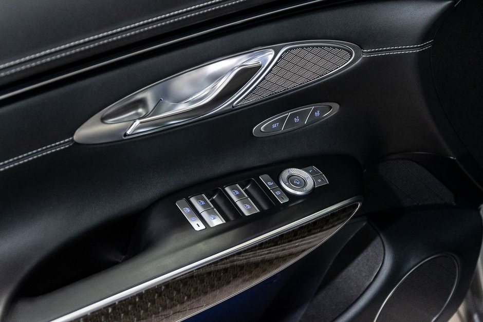 GENESIS GV70 3.5T SPORT PLUS AWD 375HP HUD TOIT OUVRANT CUIR 2025-13