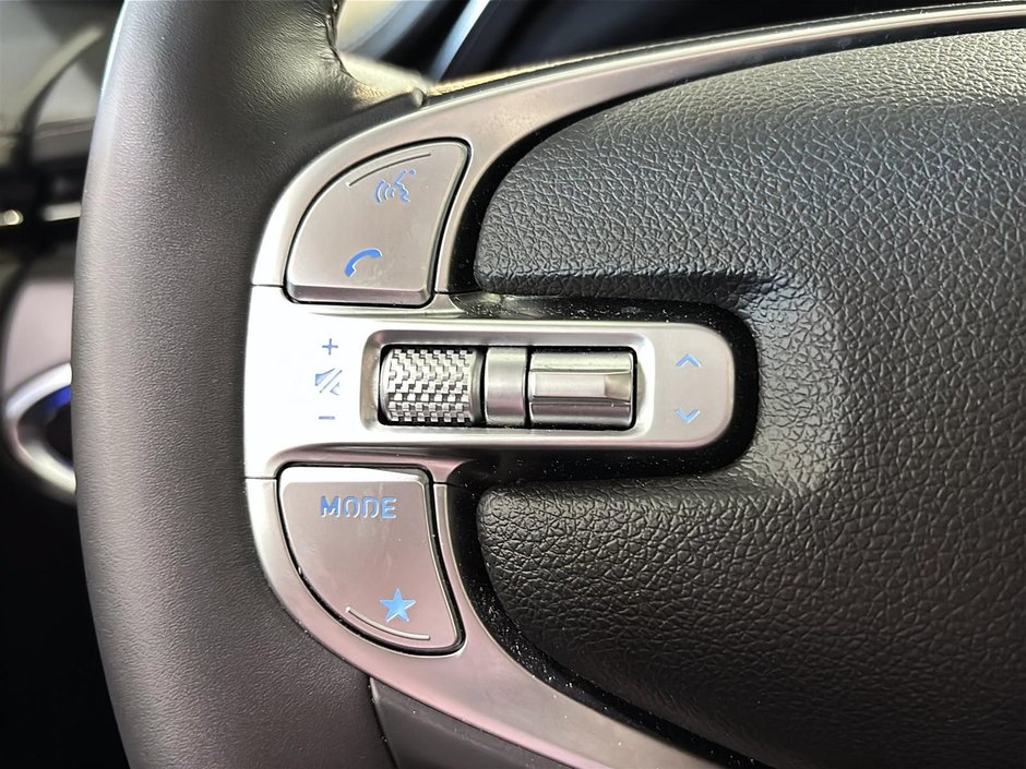 GENESIS GV70 2.5T Advanced Plus Toit Cuir Chauffants Cam Gps 2025-26