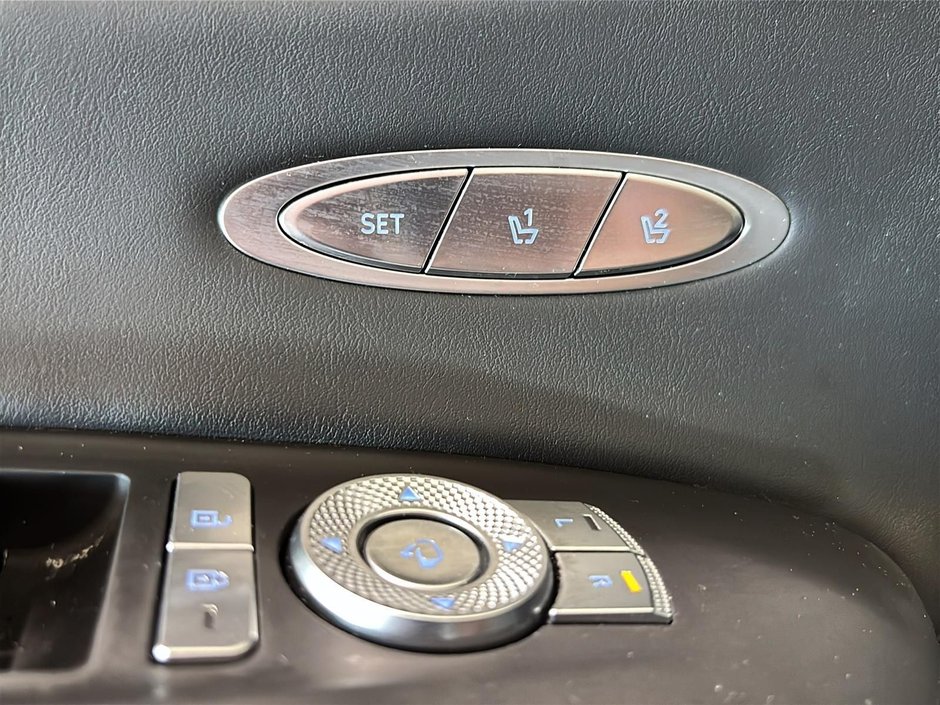 GENESIS GV70 2.5T Advanced Plus Toit Cuir Chauffants Cam Gps 2025-32