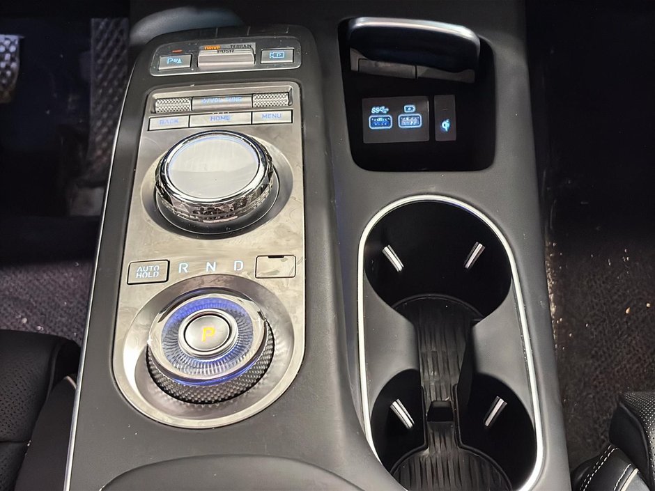 GENESIS GV70 2.5T Advanced Plus Toit Cuir Chauffants Cam Gps 2025-22