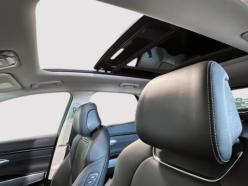 GENESIS GV70 2.5T Advanced Plus Toit Cuir Chauffants Cam Gps 2025-19