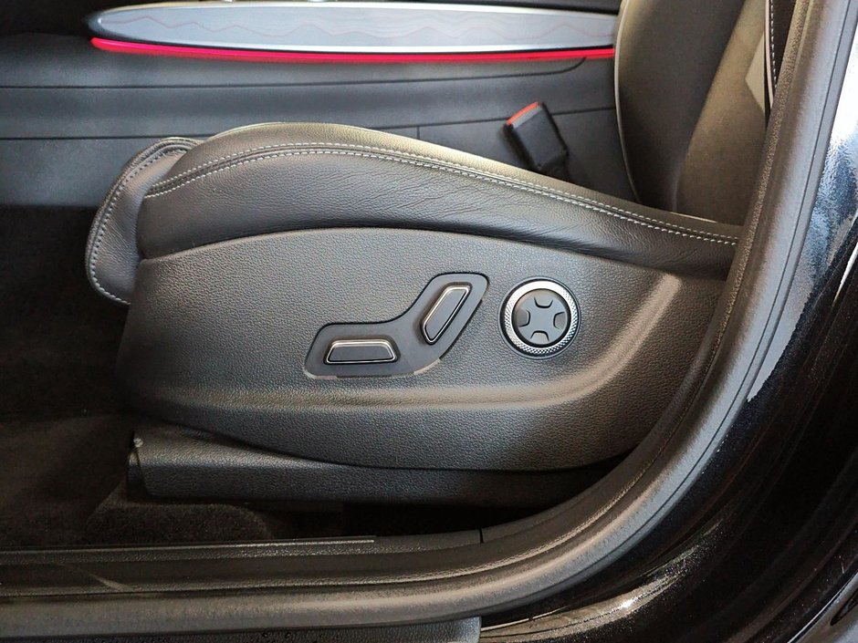 GENESIS GV70 2.5T ADVANCED AWD 300HP TOIT NAV CUIR MAGS 2025-24